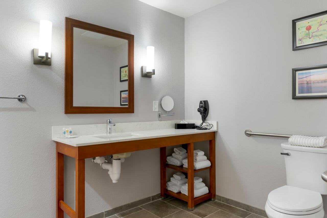 Comfort Suites Paducah Bagian luar foto