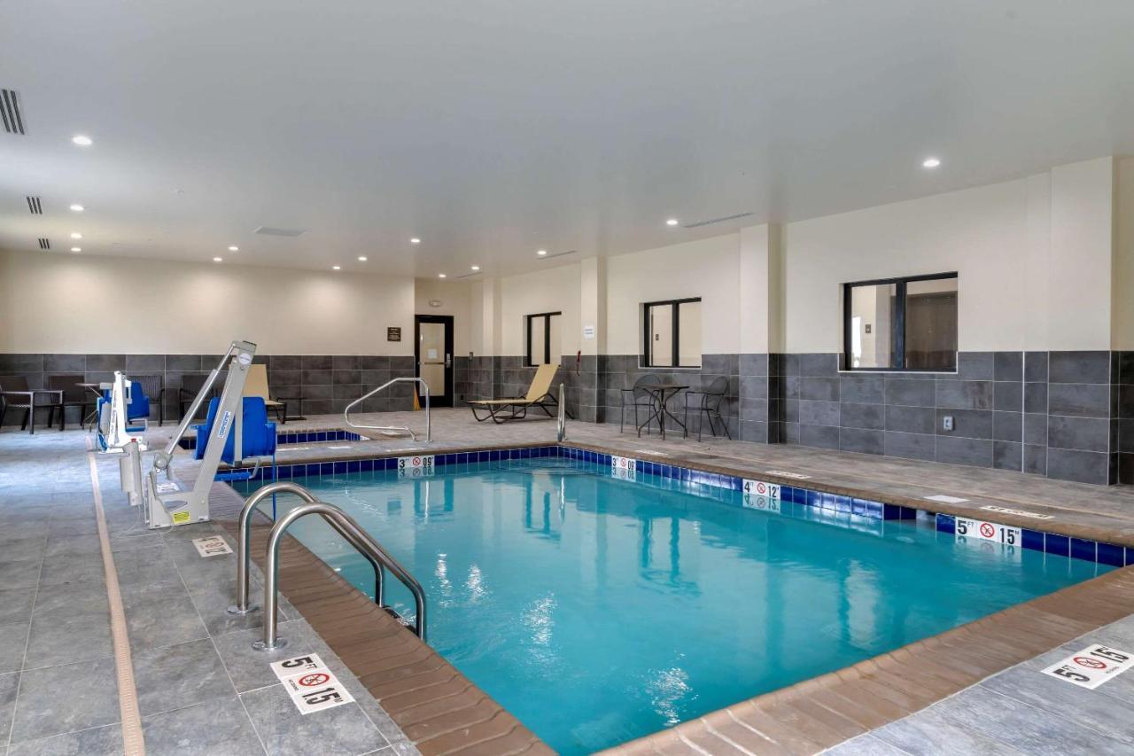 Comfort Suites Paducah Bagian luar foto