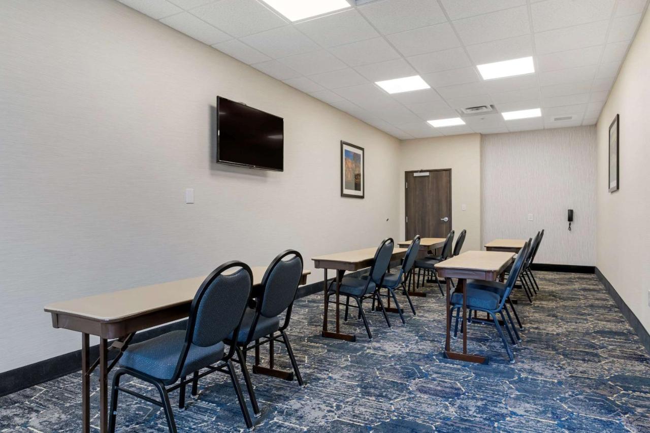 Comfort Suites Paducah Bagian luar foto